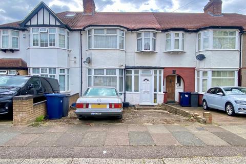 Colin Gardens, London, NW9 4 bed terraced house for sale