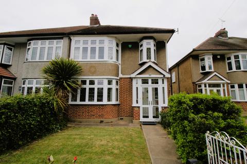 Lichfield Terrace, Upminster RM14 3 bed semi