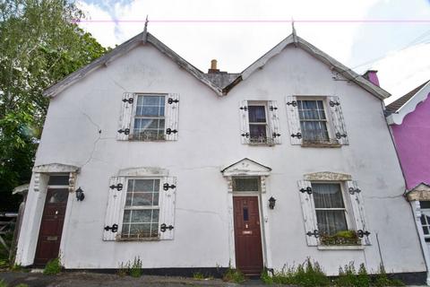 Princes Place, Bristol, Somerset, BS7... 6 bed semi