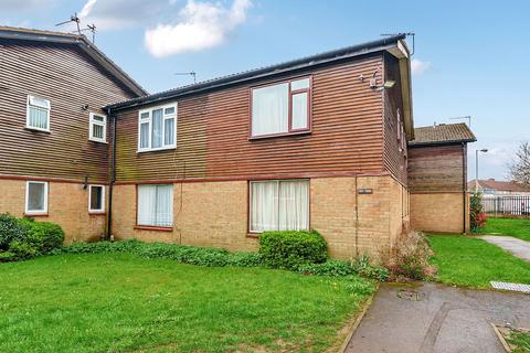 Holmedale, Slough, Berkshire, SL2 5RJ 1 bed apartment for sale