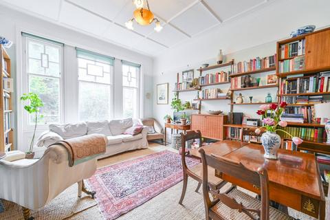 Ridgmount Gardens, WC1E, Bloomsbury... 2 bed flat for sale