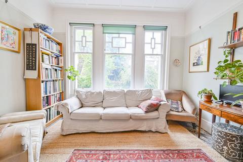 Ridgmount Gardens, WC1E, Bloomsbury... 2 bed flat for sale