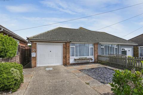 Cairo Avenue, Peacehaven 2 bed semi