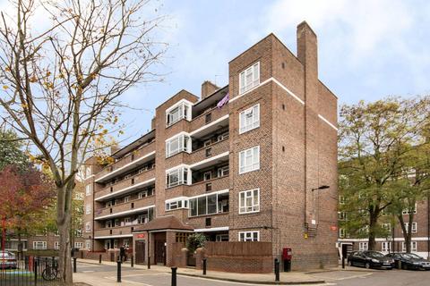 Mackenzie Close, White City, London, W12 3 bed flat for sale