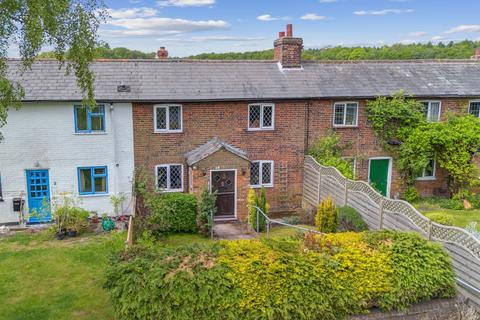 Chiltern Green, Bedfordshire 2 bed cottage for sale
