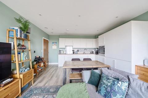 Osiers Road, London, SW18 2 bed flat for sale