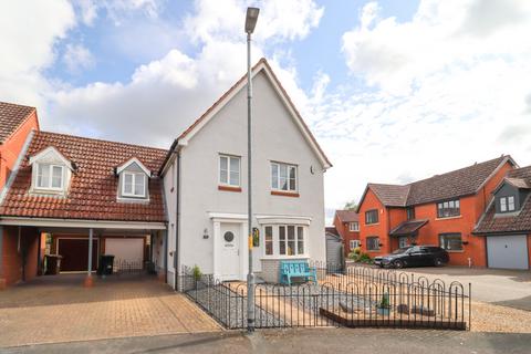 Blackthorn Road, South Wootton... 4 bed link detached house for sale
