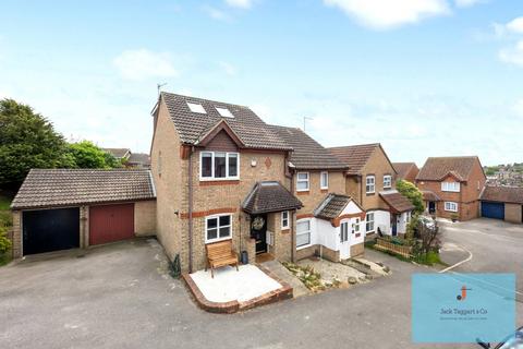 Cornford Close, Portslade, Brighton... 5 bed semi