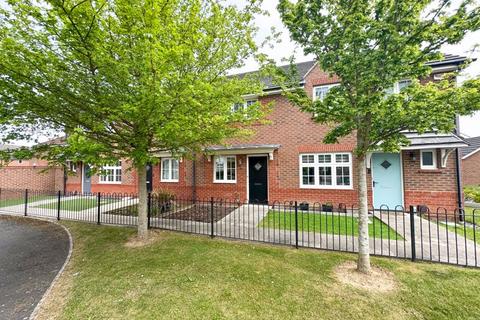 RINOVIA DRIVE, SCARTHO TOP 2 bed terraced house for sale