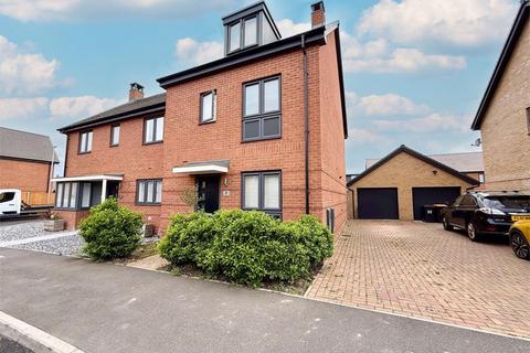 Colosseum Drive, Dunstable 4 bed semi