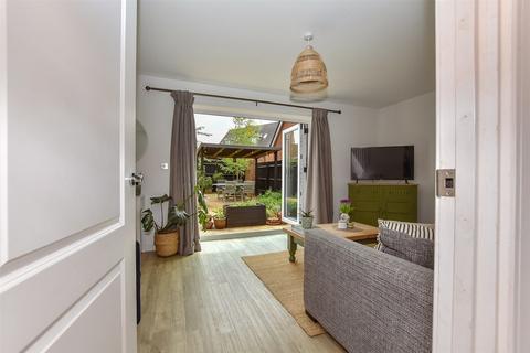 Glenton Avenue, West Malling ME19 3 bed semi