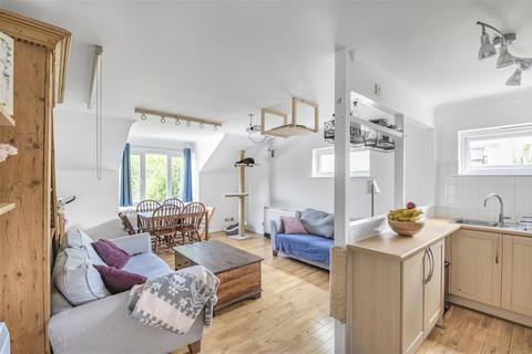 Milford Mews, SW16 2 bed flat for sale