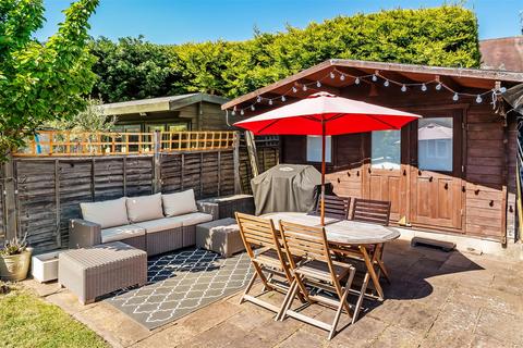 GROVE ROAD, ASHTEAD, KT21 3 bed semi