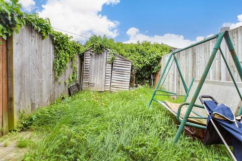 Sapphire Close, Dagenham, Essex 2 bed terraced house for sale