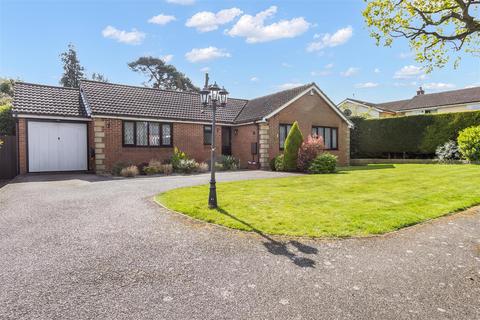 Chester Close, Potters Bar EN6 3 bed detached bungalow for sale