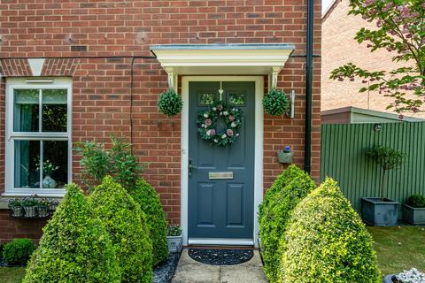 Victoria Walk, Berkshire RG40 4 bed end of terrace house for sale
