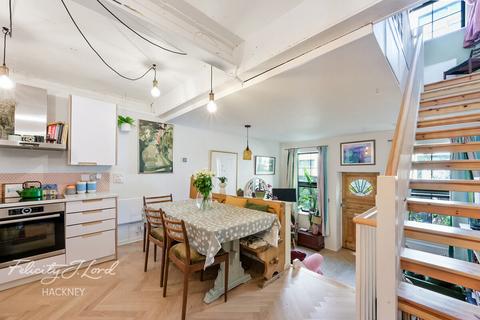Shore Road, LONDON E9 2 bed flat for sale