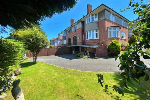 6 bedroom semi-detached house for sale