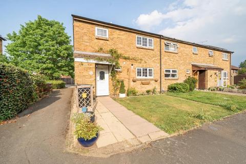 Woking,  Surrey,  GU21 4 bed end of terrace house for sale