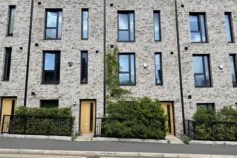 North Star Drive, Salford M3 3 bed townhouse for sale