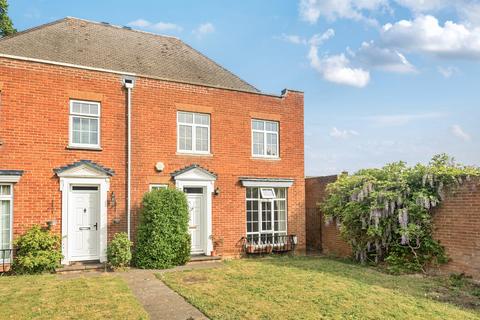 Mulberry Trees, Shepperton, TW17 3 bed end of terrace house for sale
