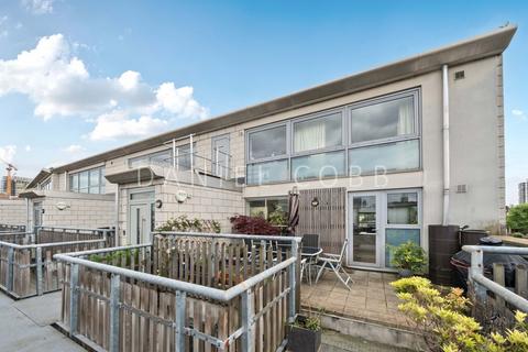 Grosvenor Terrace, SE5 5 bed flat for sale