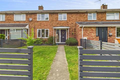 Oakfield Road, Aylesbury HP20 3 bed terraced house for sale