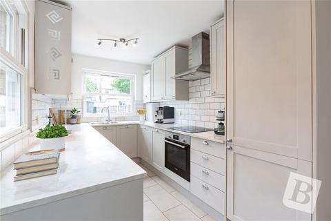 Douglas Road, Hornchurch, RM11 2 bed end of terrace house for sale