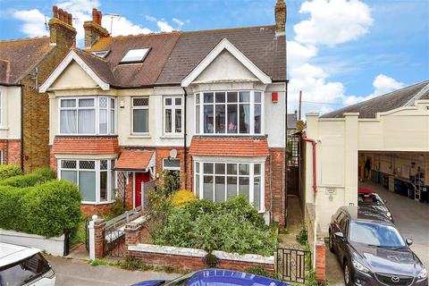 Wyndham Avenue, Margate, Kent 4 bed semi
