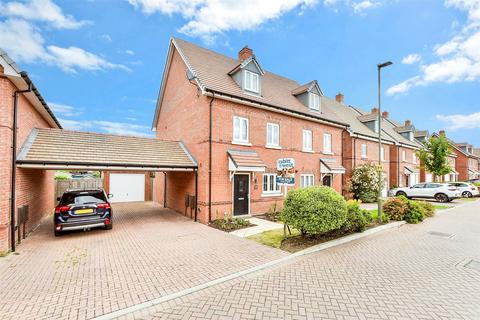 Hewitts Road, Cranleigh GU6 3 bed townhouse for sale