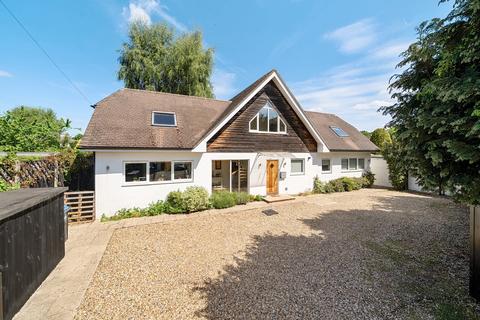 New Haw Road, Addlestone, KT15 5 bed detached house for sale