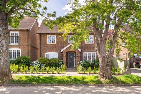 Charlwood Drive, Henfield 3 bed house for sale