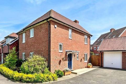 Balmoral Mews, Polegate 3 bed detached house for sale