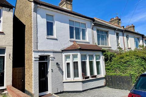 Gainsborough Drive, Westcliff