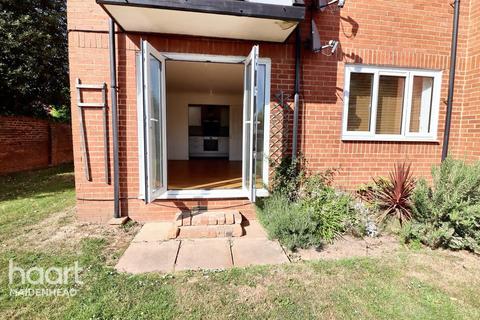 Lansdowne Avenue, Slough 1 bed apartment for sale