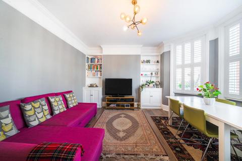 Fulham Road, Fulham, London, SW6 2 bed flat for sale