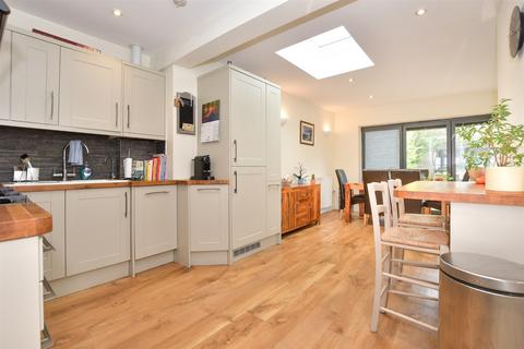 Graystone Road, Whitstable CT5 3 bed semi
