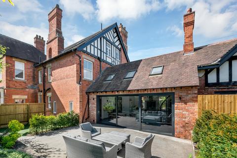 Melton Mowbray LE13 3 bed character property for sale
