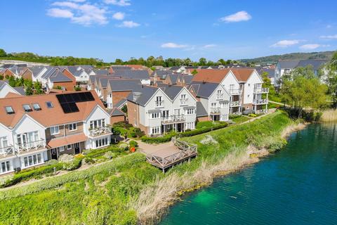 Holborough Lakes, Snodland ME6 4 bed semi