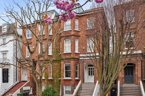 Adamson Road, London, NW3 2 bed flat for sale