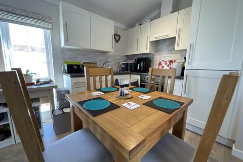 Orchard View, Brentwood CM13 2 bed park home for sale