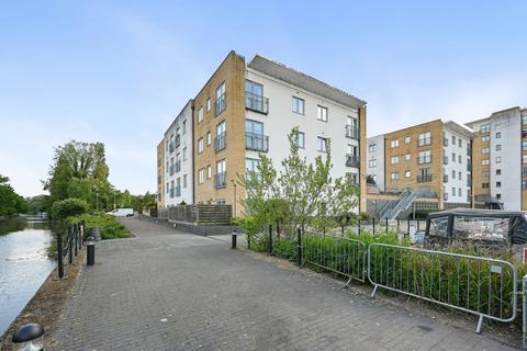 Waxlow Way, Ashby House Waxlow Way, UB5 2 bed flat for sale