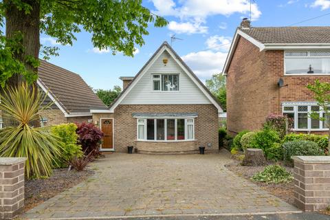 Vernon Crescent, Nottingham NG15 3 bed detached house for sale