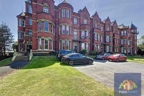Lord Street West, Southport PR8 2 bed apartment for sale