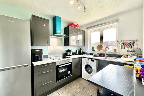 Stirling Grove, Hounslow TW3 1 bed apartment for sale