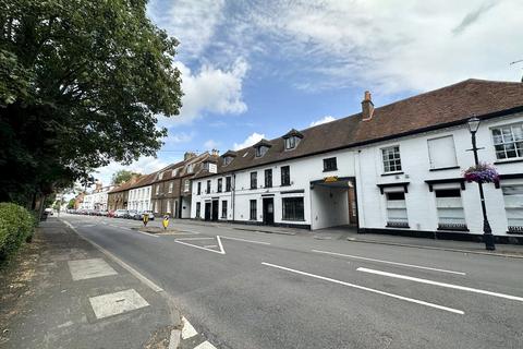 Park Street, Colnbrook, Slough 2 bed apartment for sale