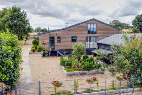Briar Lane, Diss IP22 4 bed barn conversion for sale