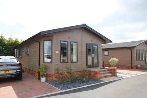 Newbourne, Woodbridge 2 bed mobile home for sale