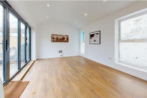 Abbotts Road, Mitcham, CR4 1 bed detached house for sale