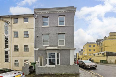 St James Place West, Plymouth PL1 1 bed apartment for sale